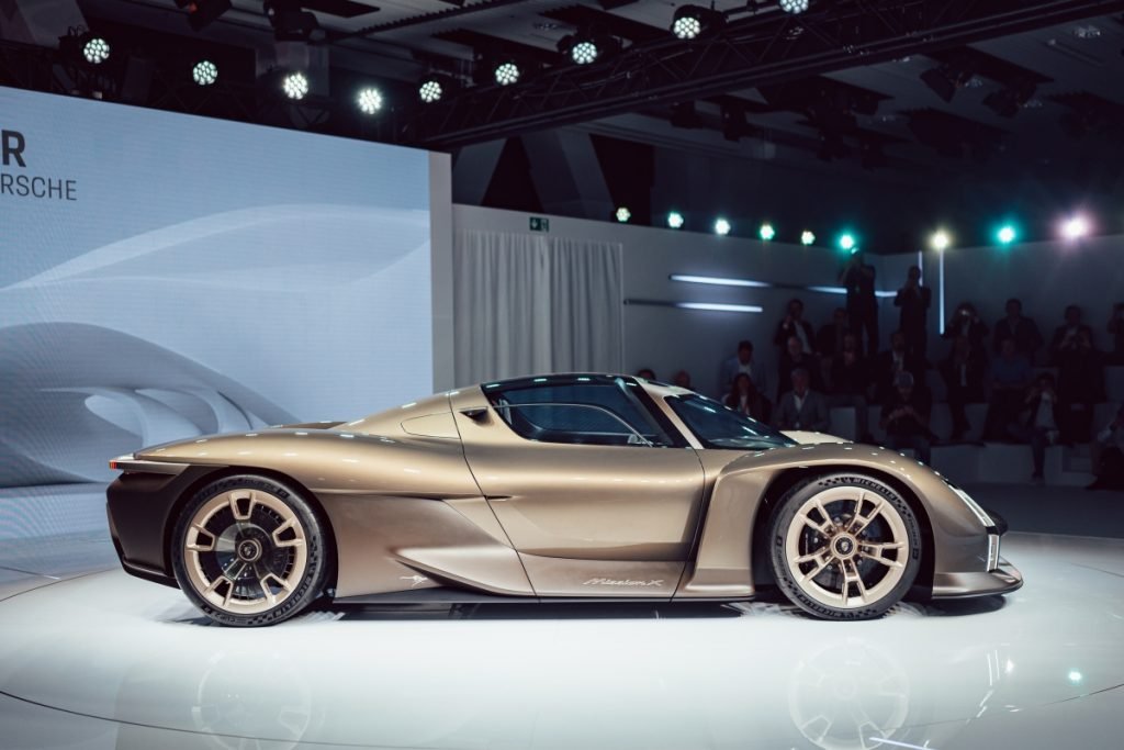 تحلم Porsche Mission X بمستقبل أسرع للسيارات الرياضية الكهربائية