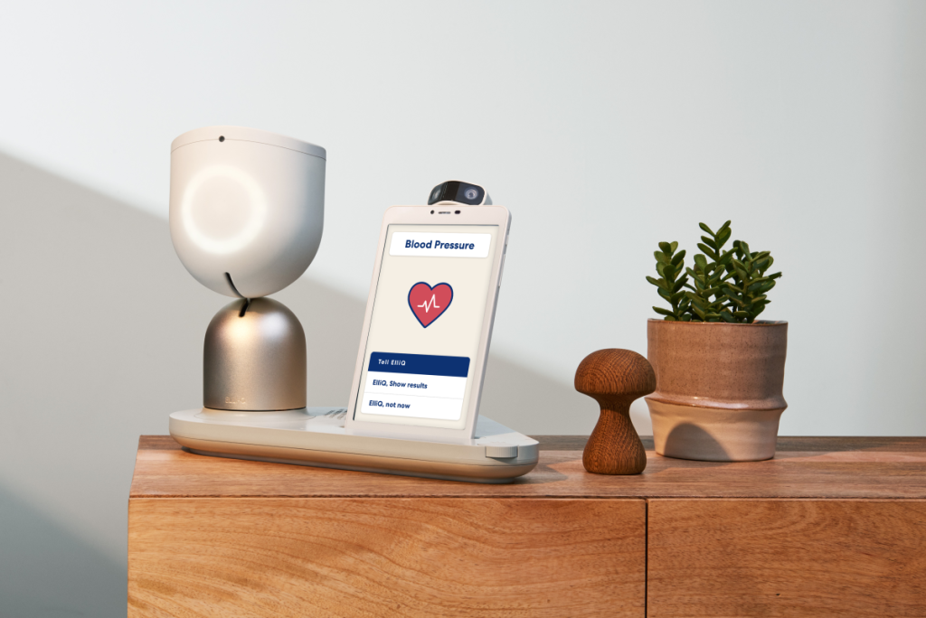 هل يمكن للذكاء الاصطناعي أن يقلل من شعور كبار السن بالوحدة؟ هل يمكن للذكاء الاصطناعي أن يقلل من شعور كبار السن بالوحدة؟