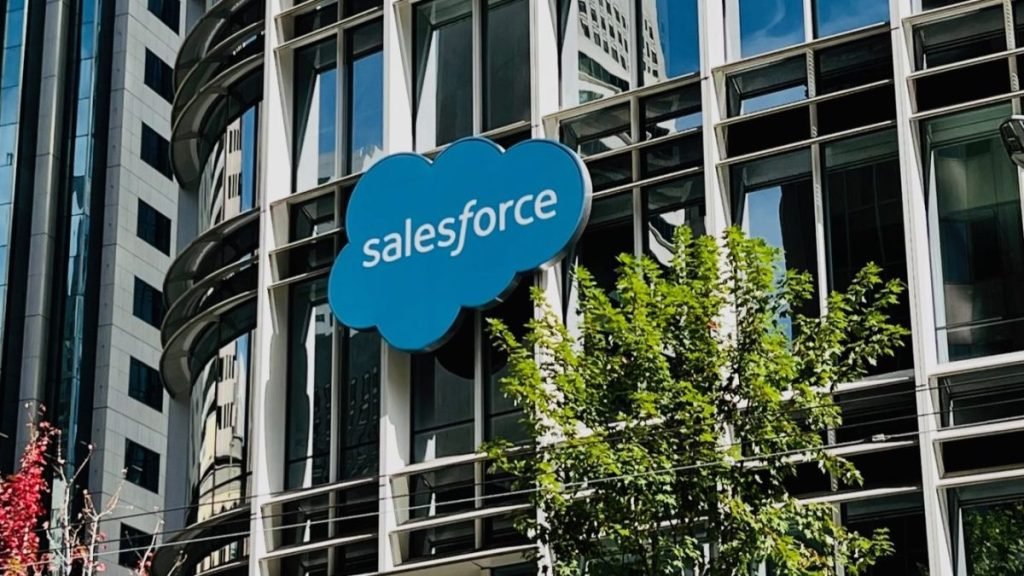 يمكن أن تعيد Salesforce نفسها كشركة بيانات يمكن أن تعيد Salesforce نفسها كشركة بيانات